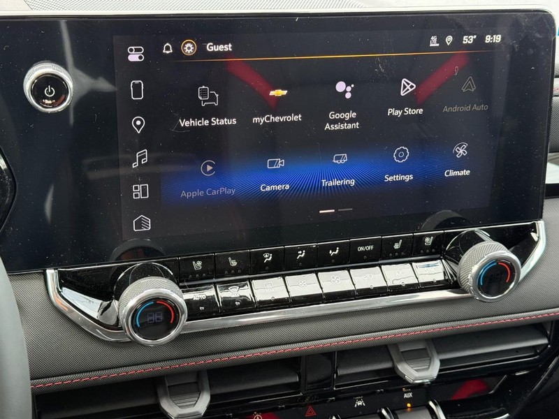 Chevrolet Colorado Vehicle Full-screen Gallery Image 11