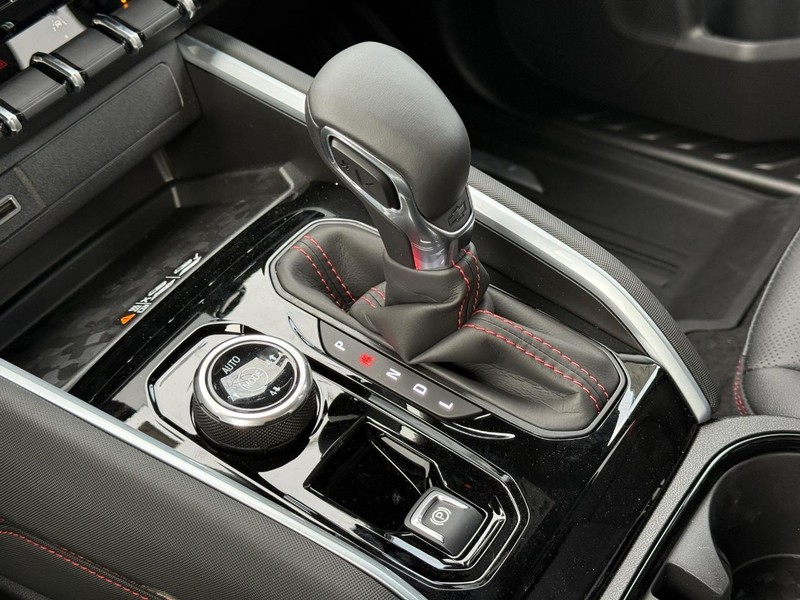 Chevrolet Colorado Vehicle Full-screen Gallery Image 14