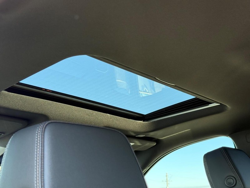 Chevrolet Silverado 3500HD Vehicle Full-screen Gallery Image 6