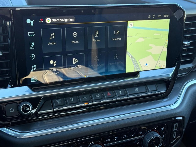 Chevrolet Silverado 3500HD Vehicle Full-screen Gallery Image 12