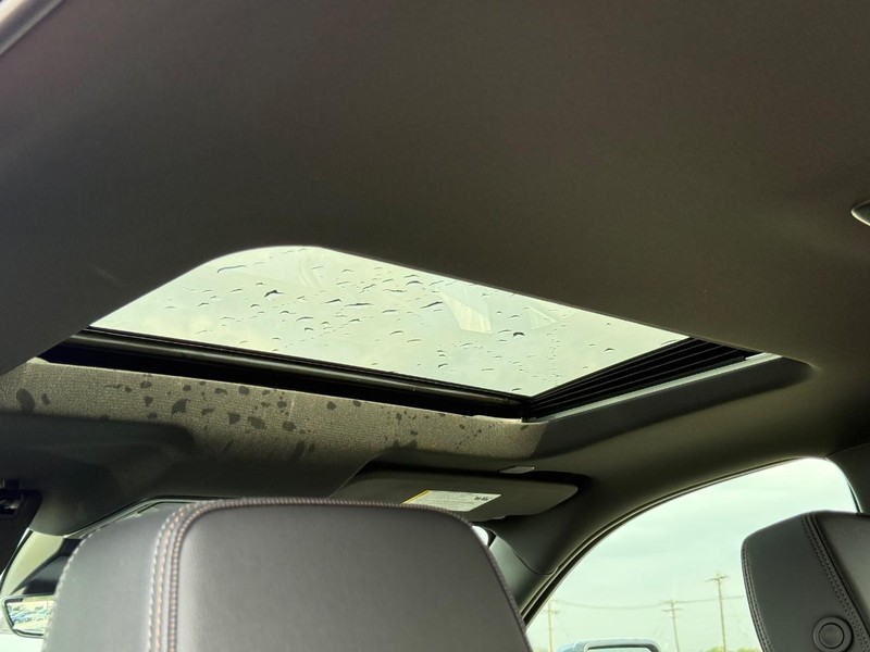 Chevrolet Silverado 3500HD Vehicle Full-screen Gallery Image 6