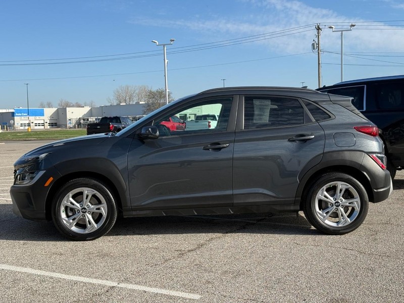 Hyundai Kona Vehicle Full-screen Gallery Image 2