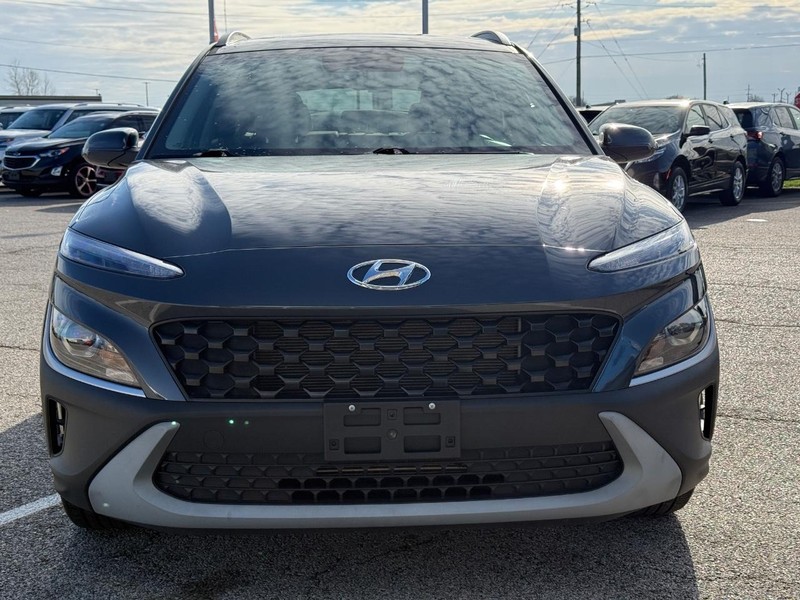 Hyundai Kona Vehicle Full-screen Gallery Image 9