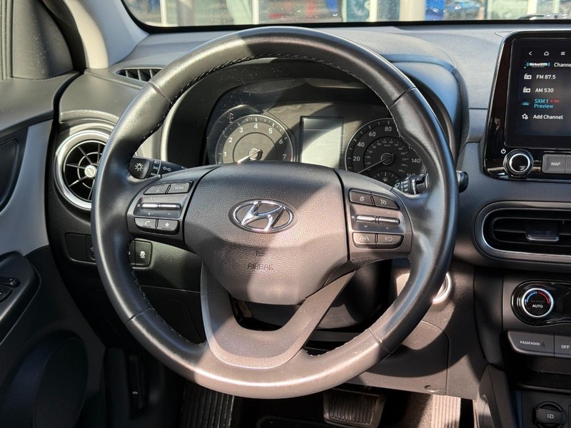 Hyundai Kona Vehicle Full-screen Gallery Image 13