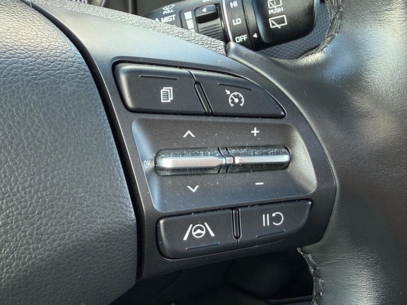 Hyundai Kona Vehicle Full-screen Gallery Image 15