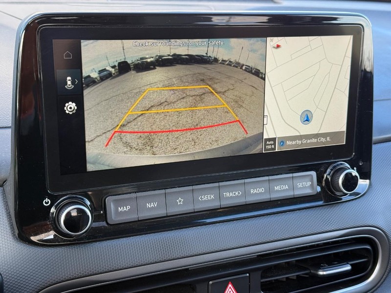 Hyundai Kona Vehicle Full-screen Gallery Image 18