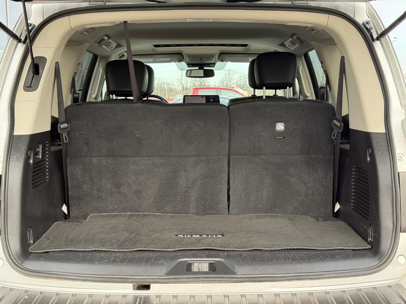 Nissan Armada Vehicle Full-screen Gallery Image 6