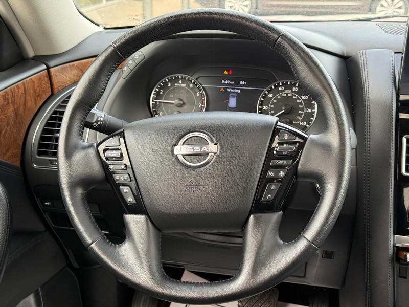 Nissan Armada Vehicle Full-screen Gallery Image 14