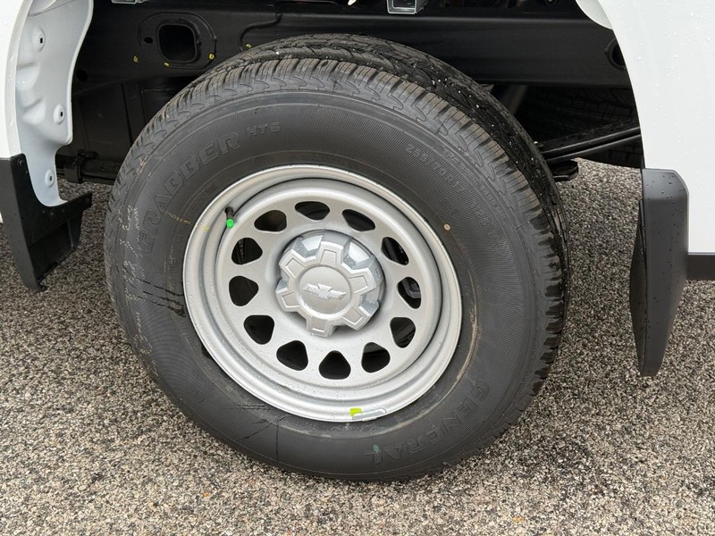 Chevrolet Silverado 1500 Vehicle Full-screen Gallery Image 4