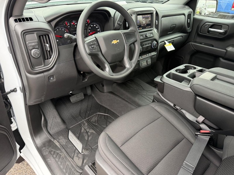 Chevrolet Silverado 1500 Vehicle Full-screen Gallery Image 6
