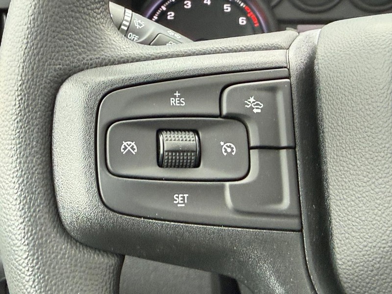 Chevrolet Silverado 1500 Vehicle Full-screen Gallery Image 7