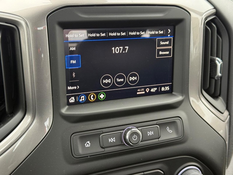 Chevrolet Silverado 1500 Vehicle Full-screen Gallery Image 9