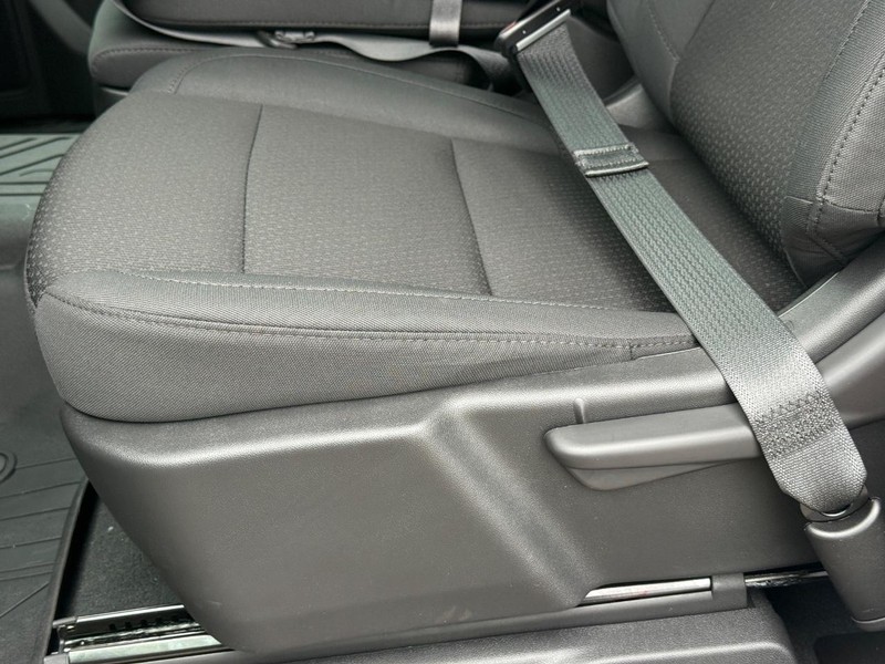 Chevrolet Silverado 1500 Vehicle Full-screen Gallery Image 15