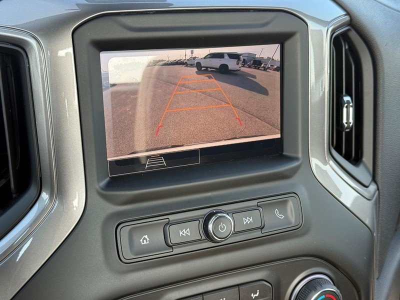 Chevrolet Silverado 1500 Vehicle Full-screen Gallery Image 8