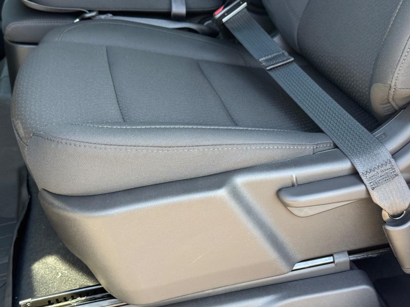 Chevrolet Silverado 1500 Vehicle Full-screen Gallery Image 14