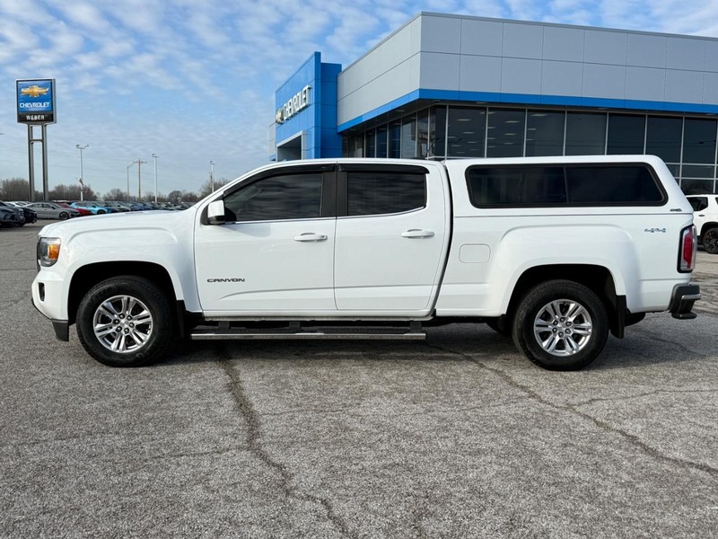 GMC Canyon Vehicle Full-screen Gallery Image 2