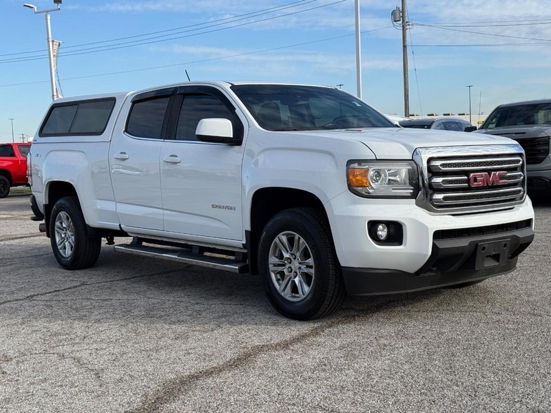 GMC Canyon Vehicle Full-screen Gallery Image 8