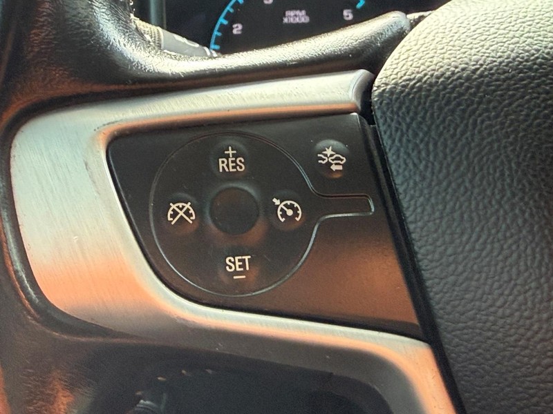 GMC Canyon Vehicle Full-screen Gallery Image 13