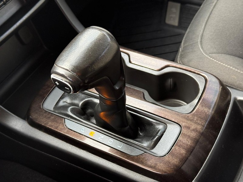 GMC Canyon Vehicle Full-screen Gallery Image 18