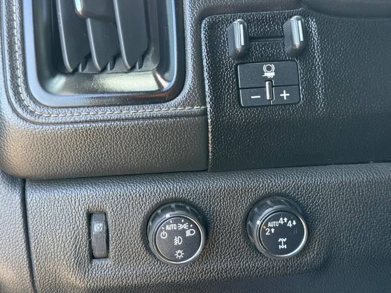 GMC Canyon Vehicle Full-screen Gallery Image 21