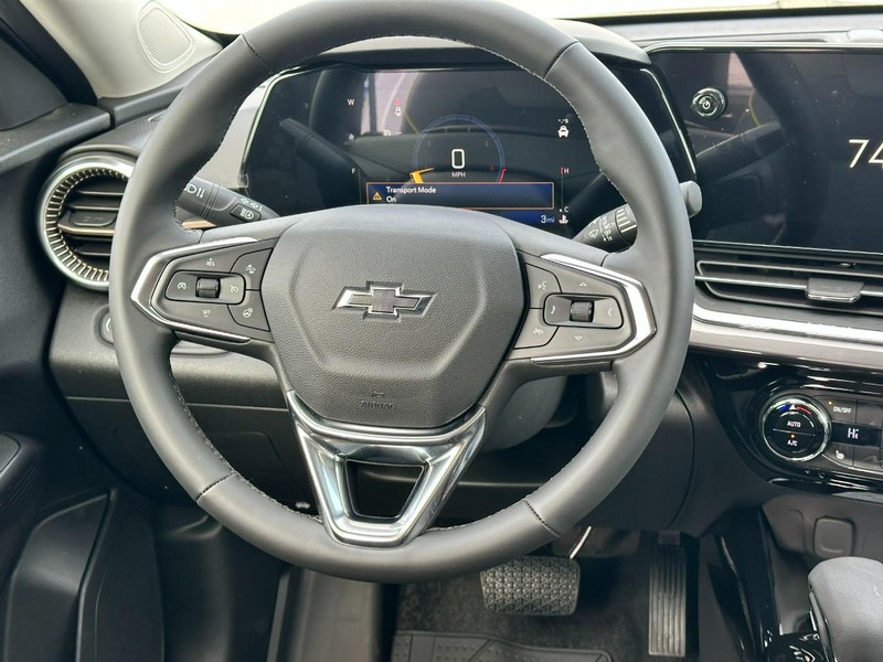 Chevrolet Trax Vehicle Full-screen Gallery Image 6