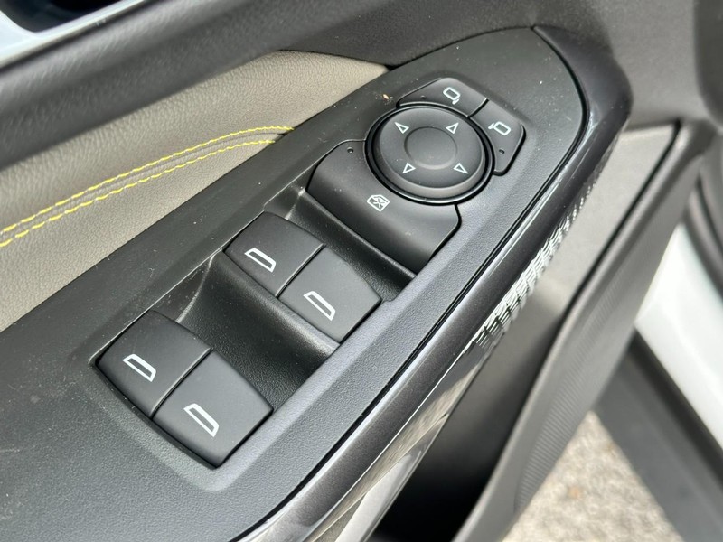 Chevrolet Trax Vehicle Full-screen Gallery Image 9