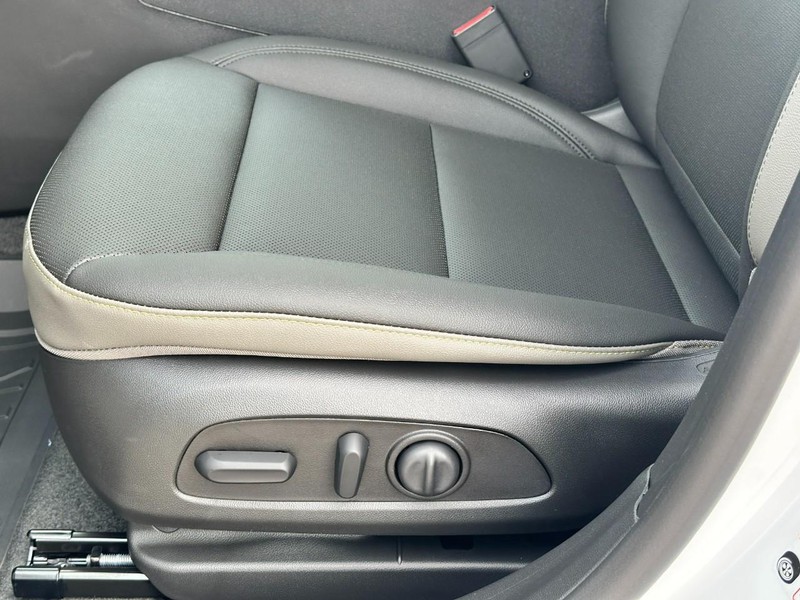 Chevrolet Trax Vehicle Full-screen Gallery Image 10