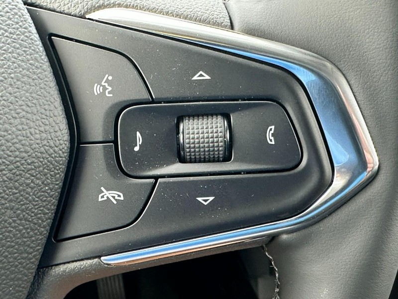 Chevrolet Trax Vehicle Full-screen Gallery Image 12