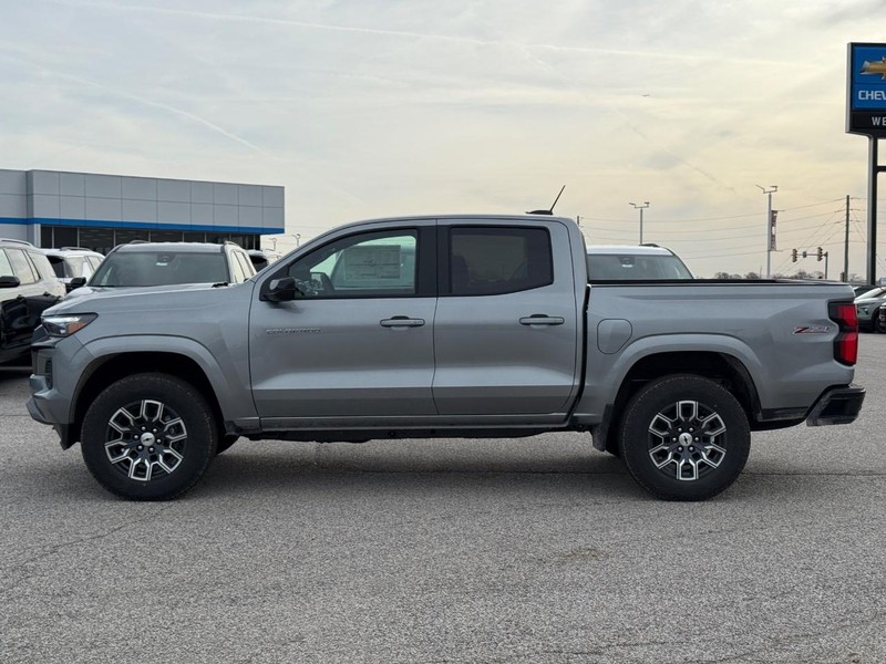 Chevrolet Colorado Vehicle Full-screen Gallery Image 2