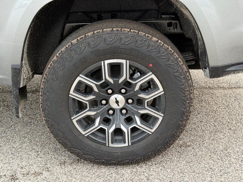 Chevrolet Colorado Vehicle Full-screen Gallery Image 4