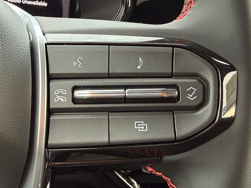 Chevrolet Colorado Vehicle Full-screen Gallery Image 9