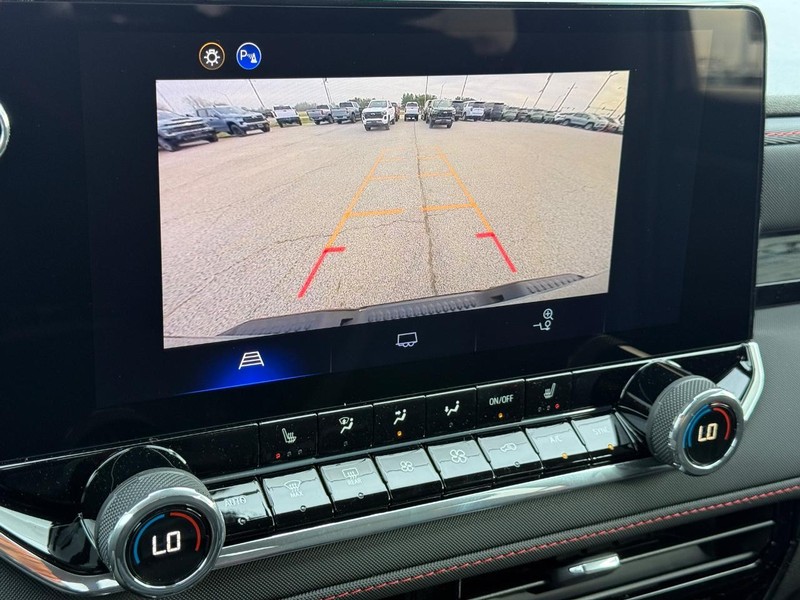 Chevrolet Colorado Vehicle Full-screen Gallery Image 11