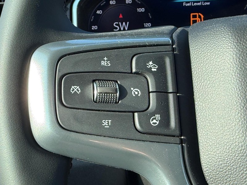 Chevrolet Silverado 2500HD Vehicle Full-screen Gallery Image 8