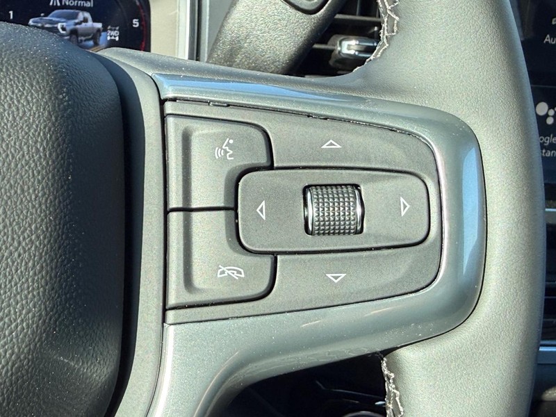 Chevrolet Silverado 2500HD Vehicle Full-screen Gallery Image 9