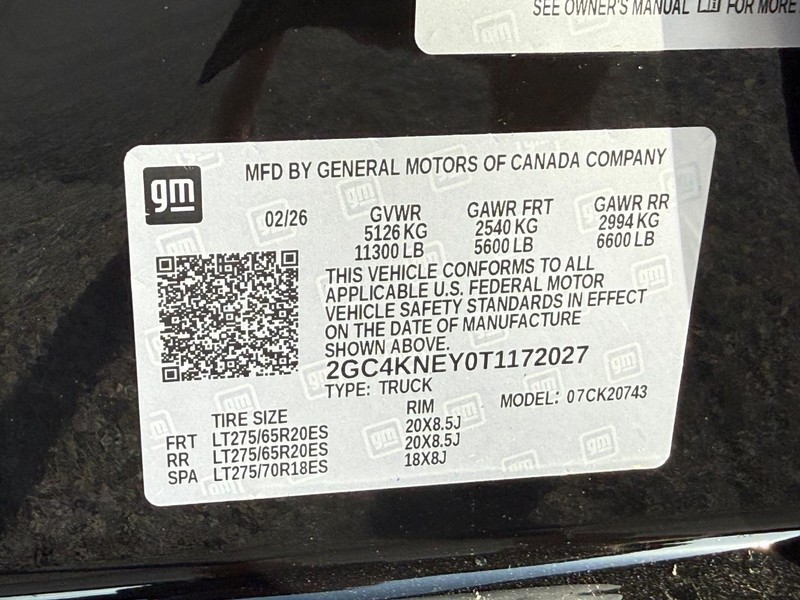 Chevrolet Silverado 2500HD Vehicle Full-screen Gallery Image 18