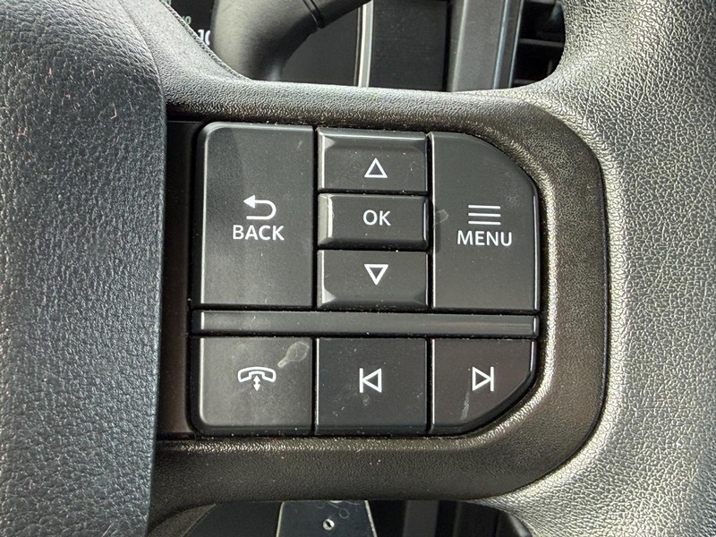 Ford F-150 Vehicle Full-screen Gallery Image 15