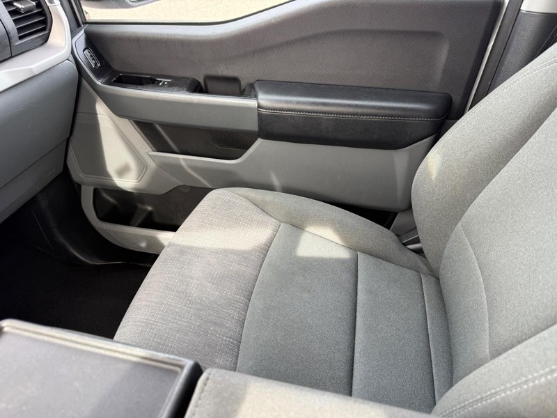 Ford F-150 Vehicle Full-screen Gallery Image 21