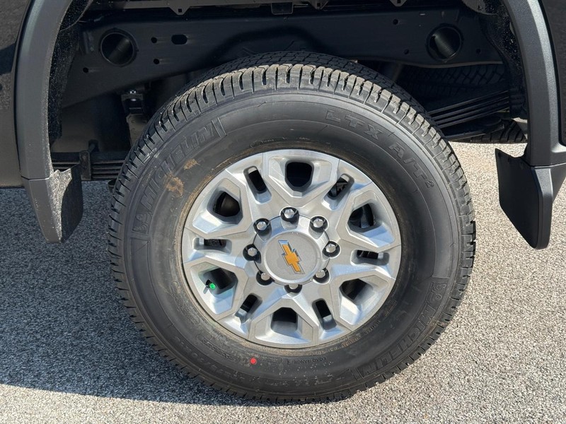 Chevrolet Silverado 2500HD Vehicle Full-screen Gallery Image 4