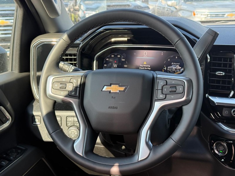 Chevrolet Silverado 2500HD Vehicle Full-screen Gallery Image 7