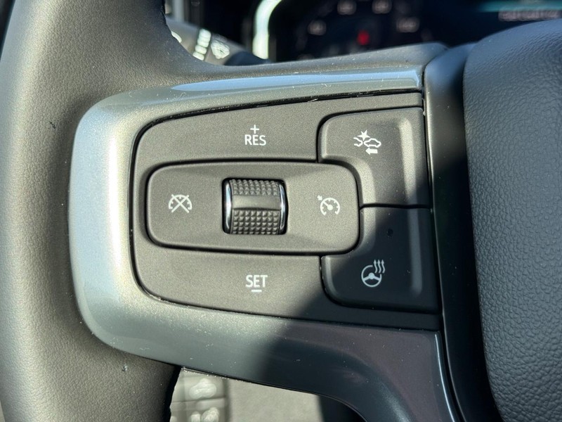 Chevrolet Silverado 2500HD Vehicle Full-screen Gallery Image 8
