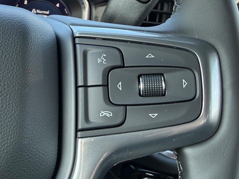 Chevrolet Silverado 2500HD Vehicle Full-screen Gallery Image 9