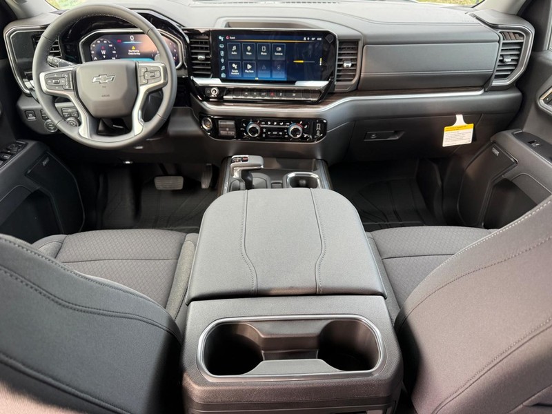 Chevrolet Silverado 1500 Vehicle Full-screen Gallery Image 6