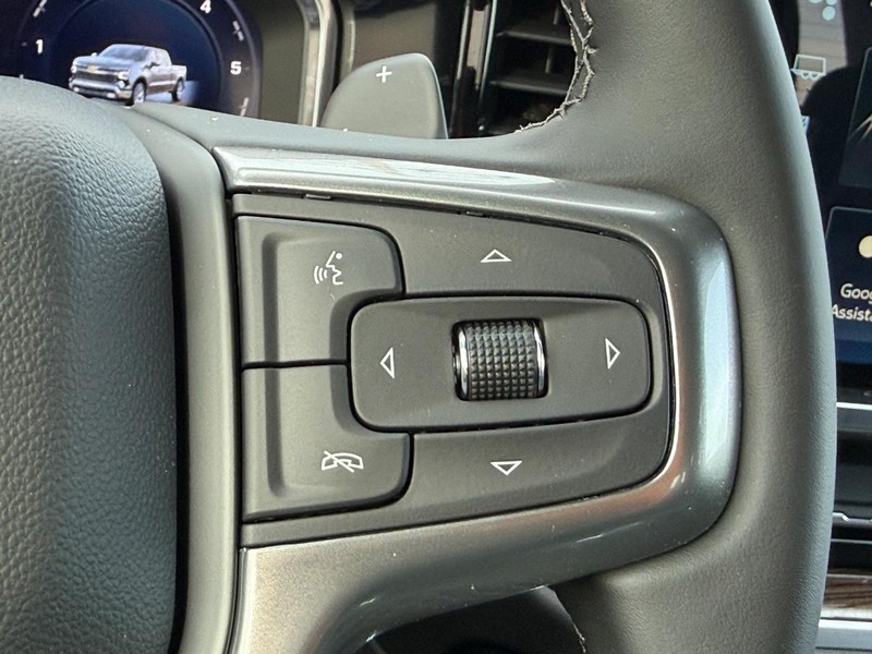 Chevrolet Silverado 1500 Vehicle Full-screen Gallery Image 9