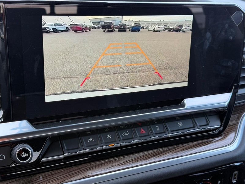 Chevrolet Silverado 1500 Vehicle Full-screen Gallery Image 11