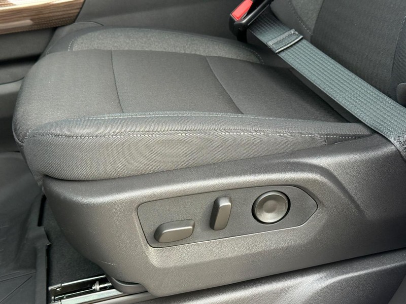 Chevrolet Silverado 1500 Vehicle Full-screen Gallery Image 19