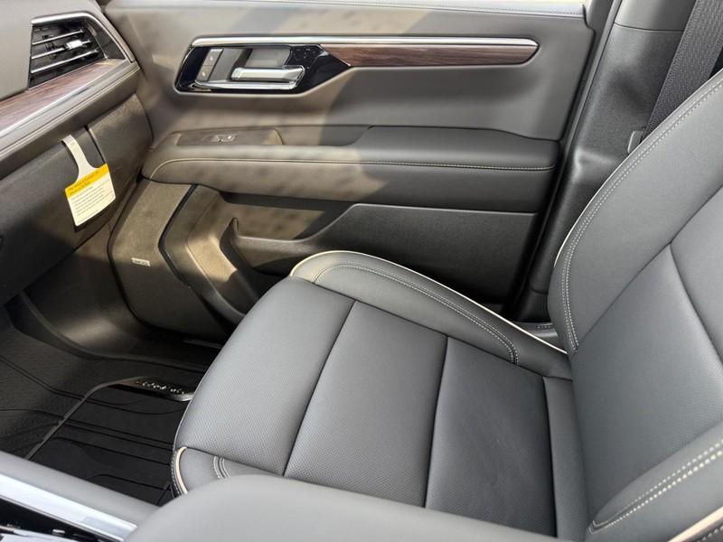 Chevrolet Tahoe Vehicle Full-screen Gallery Image 17