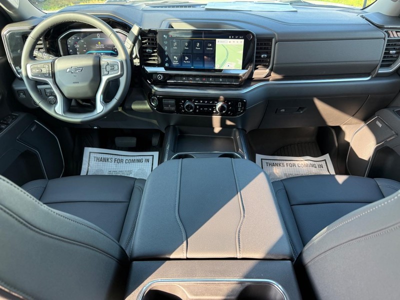 Chevrolet Silverado 2500HD Vehicle Full-screen Gallery Image 7