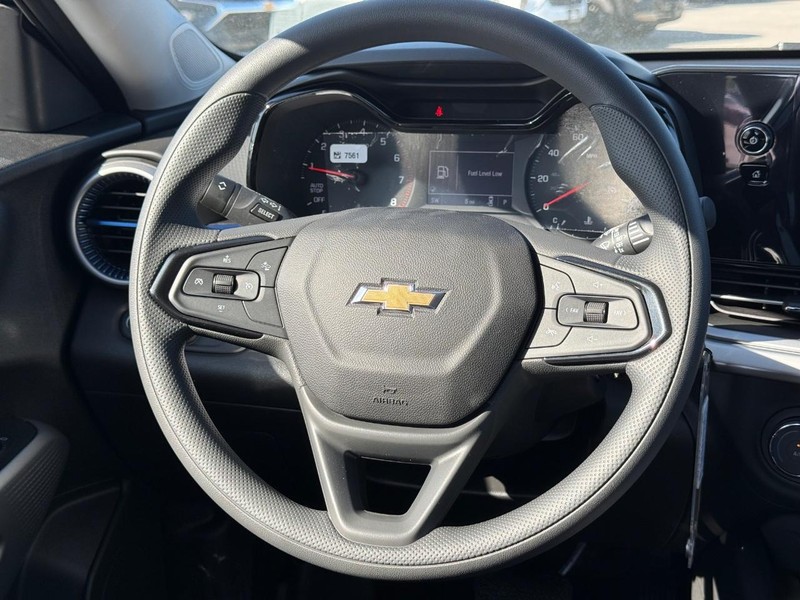 Chevrolet Trax Vehicle Full-screen Gallery Image 7