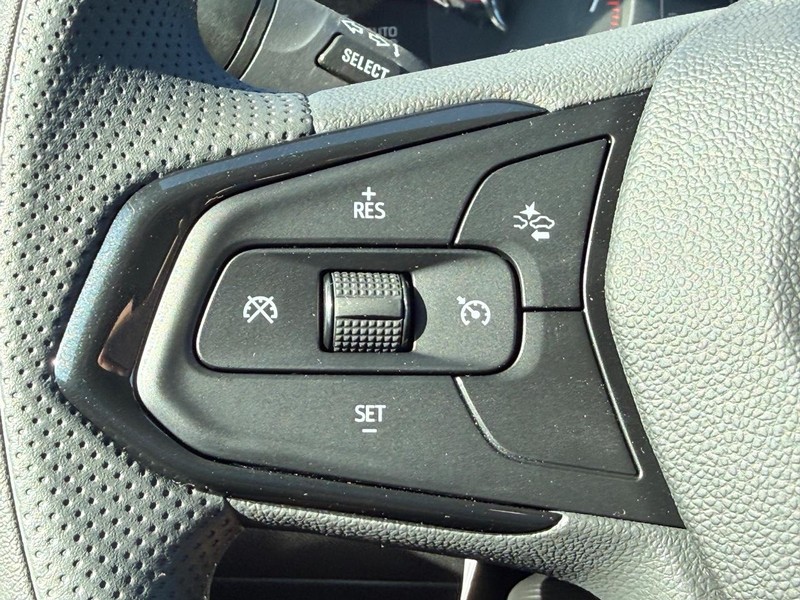 Chevrolet Trax Vehicle Full-screen Gallery Image 8