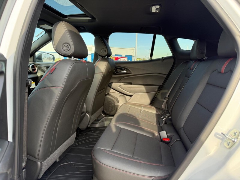 Chevrolet Trax Vehicle Full-screen Gallery Image 5